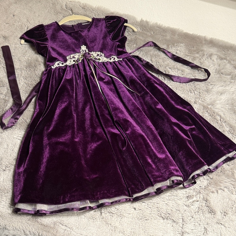 Vintage Rare Editions Charming Velvet Kids Dance in Rich Purple